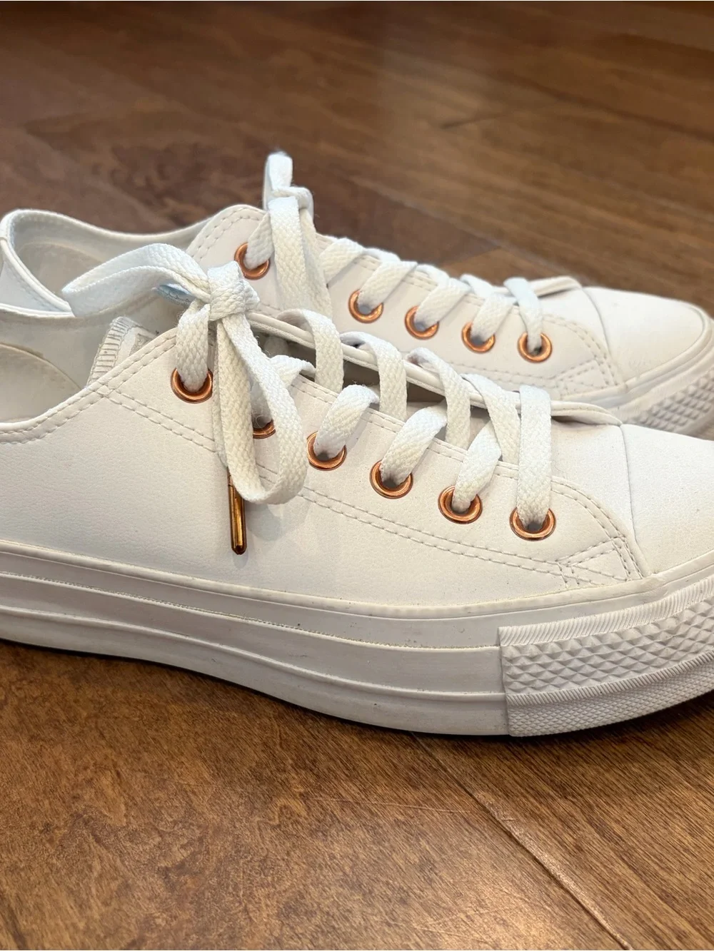 Converse White Low-Top Leather lift Sneakers with Rose Gold accents - Picture 2 of 7